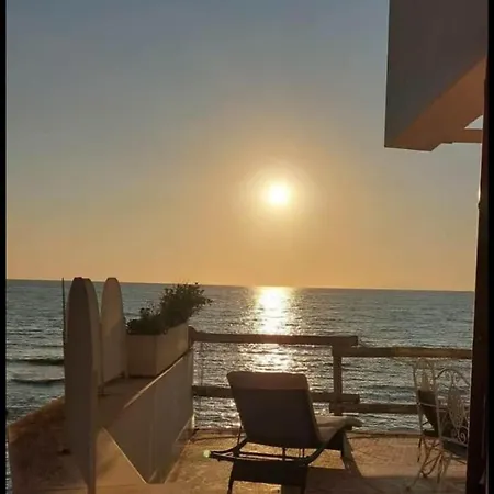 Al Chiaro Di Luna Nyaraló